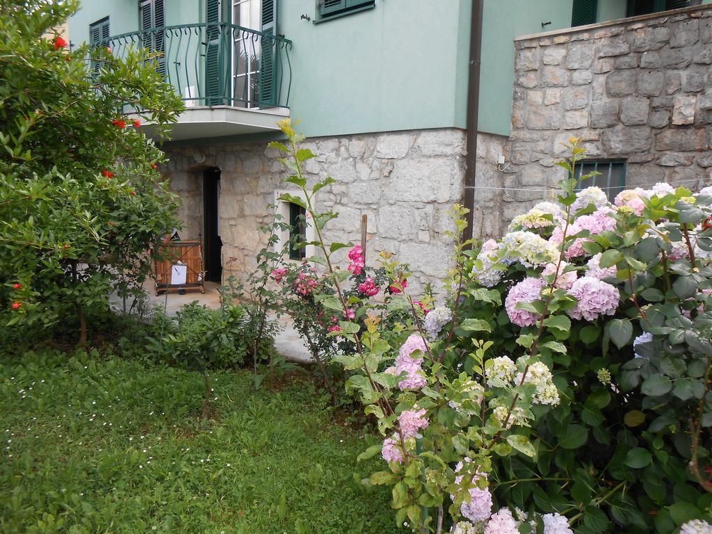 Tranquity Studio Apartment Ika 로브란 외부 사진